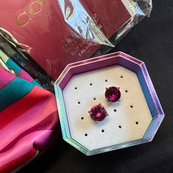 Coach legacy Multicolor Striped kiss lock Wristlet GUC with multiple items insid - Picture 3 of 14